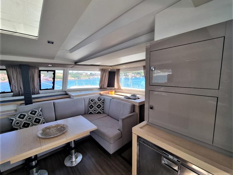 Book yachts online - catamaran - Astréa 42 - Princess Kiara - rent