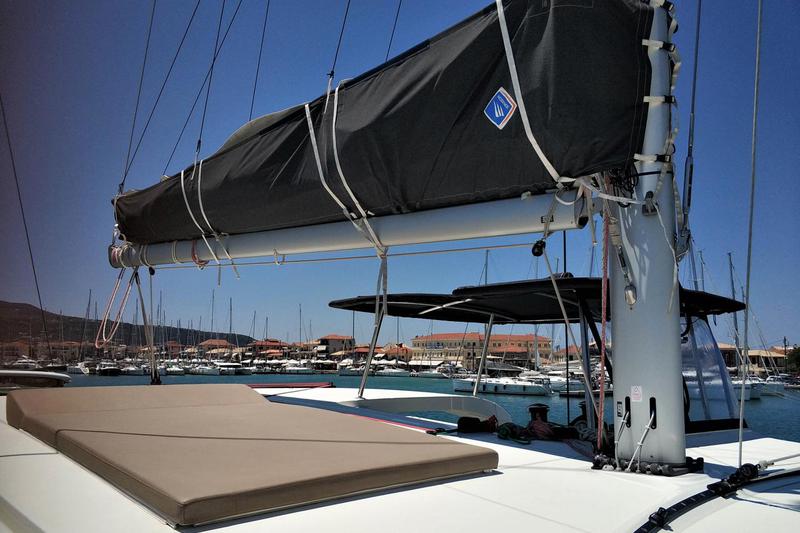 Book yachts online - catamaran - Lagoon 42 - Niki - rent