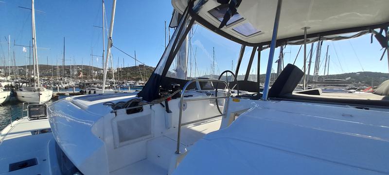 Book yachts online - catamaran - Lagoon 46 Owners Version - Free Bird II - rent