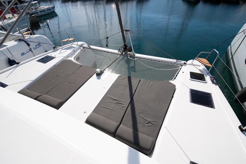 Book yachts online - catamaran - Dufour Catamaran 48 - Orfeas - rent