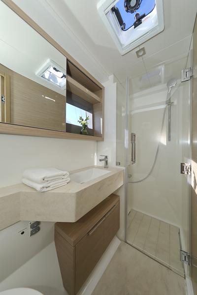 Book yachts online - catamaran - Lagoon 51 - owner version - SERENDIPITY - rent