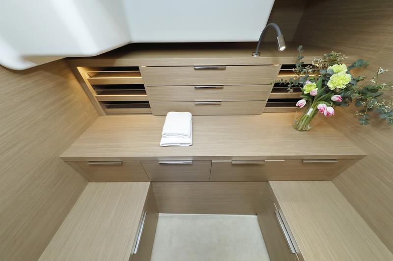Book yachts online - catamaran - Lagoon 51 - owner version - SERENDIPITY - rent