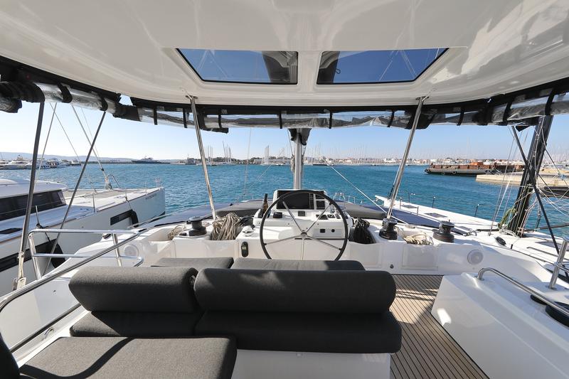 Book yachts online - catamaran - Lagoon 51 - owner version - SERENDIPITY - rent
