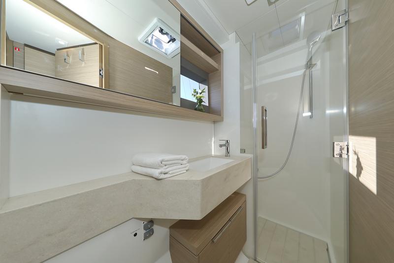 Book yachts online - catamaran - Lagoon 51 - owner version - SERENDIPITY - rent