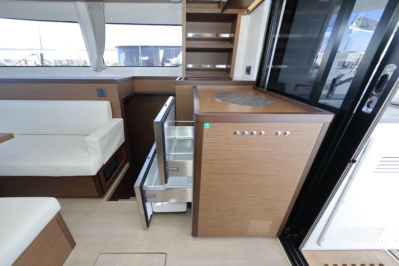 Book yachts online - catamaran - Lagoon 46 - WHY NOT - rent