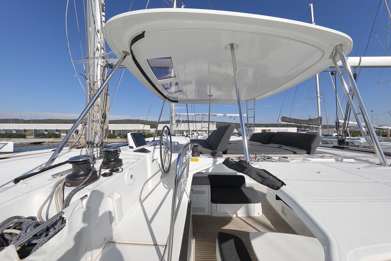 Book yachts online - catamaran - Lagoon 46 - WHY NOT - rent