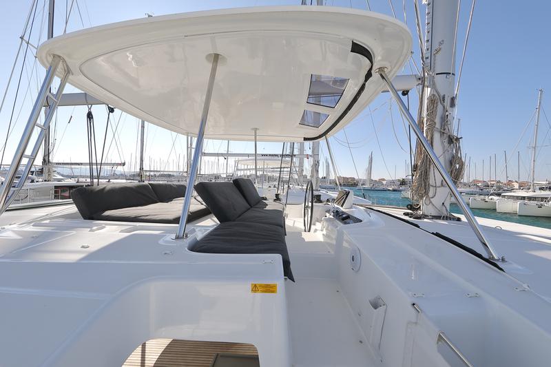 Book yachts online - catamaran - Lagoon 46 - WHY NOT - rent