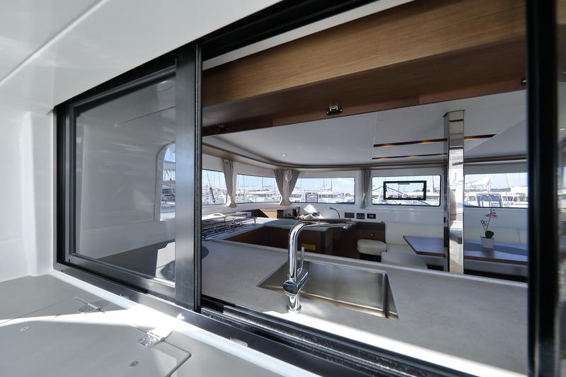 Book yachts online - catamaran - Lagoon 46 - WHY NOT - rent