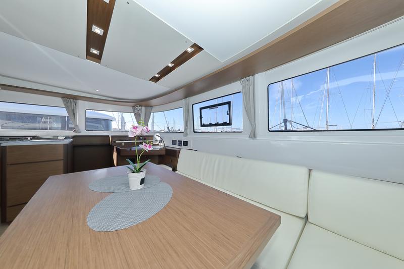 Book yachts online - catamaran - Lagoon 46 - WHY NOT - rent