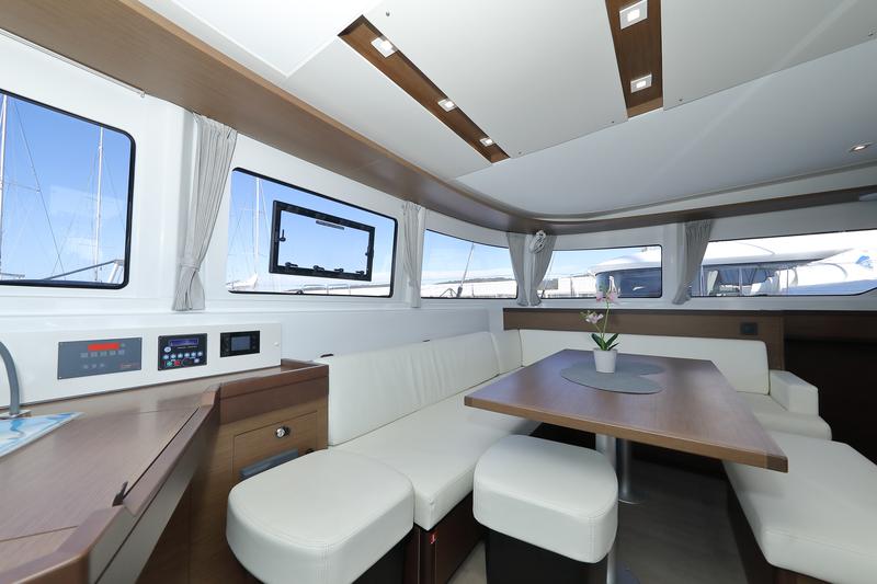 Book yachts online - catamaran - Lagoon 46 - WHY NOT - rent