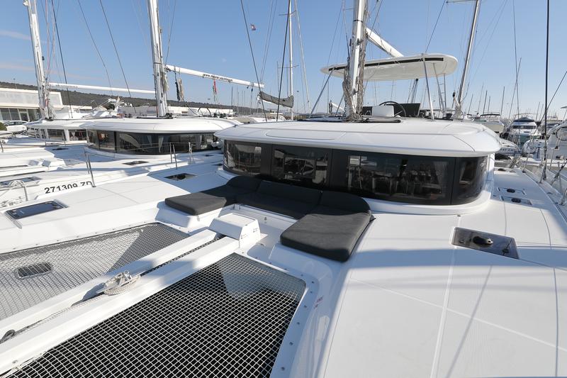 Book yachts online - catamaran - Lagoon 46 - WHY NOT - rent