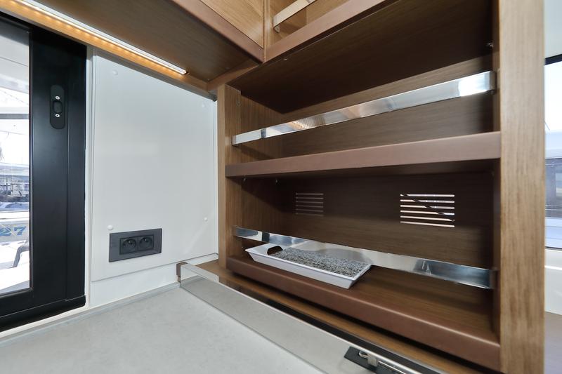 Book yachts online - catamaran - Lagoon 46 - WHY NOT - rent
