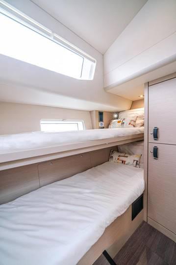 Book yachts online - sailboat - Jeanneau 65 - Uranos - rent