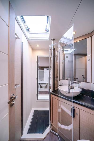 Book yachts online - sailboat - Jeanneau 65 - Uranos - rent