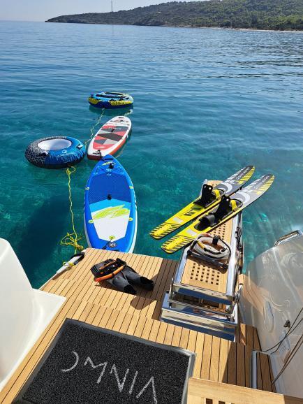 Book yachts online - catamaran - Lagoon 46 - Omnia - rent