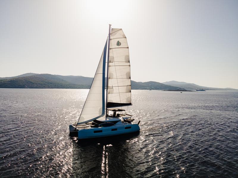 Book yachts online - catamaran - Lagoon 46 - Omnia - rent