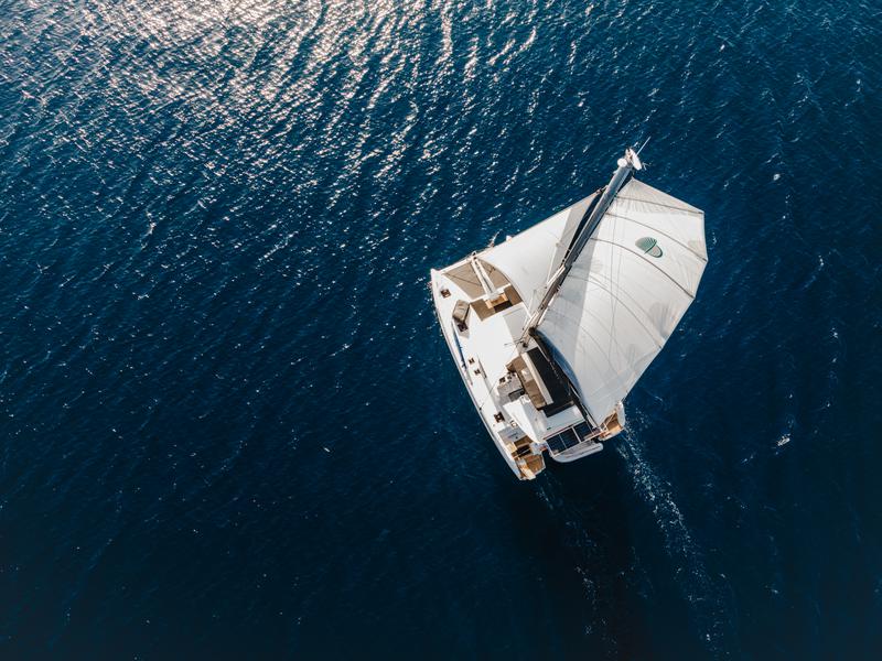 Book yachts online - catamaran - Lagoon 46 - Omnia - rent