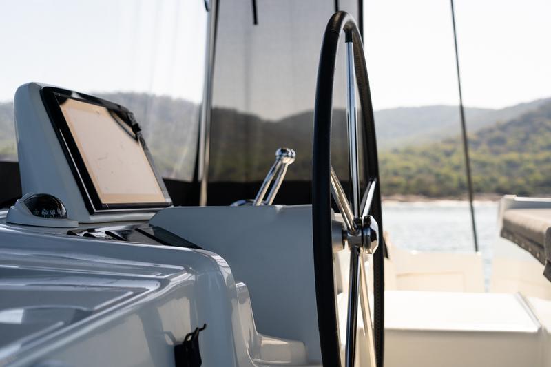 Book yachts online - catamaran - Lagoon 46 - Omnia - rent