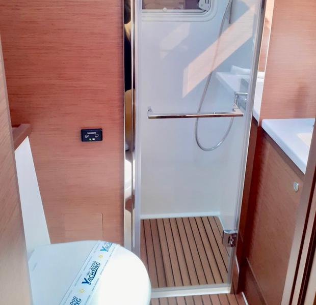 Book yachts online - catamaran - Lagoon 52-5 - TIGA - rent
