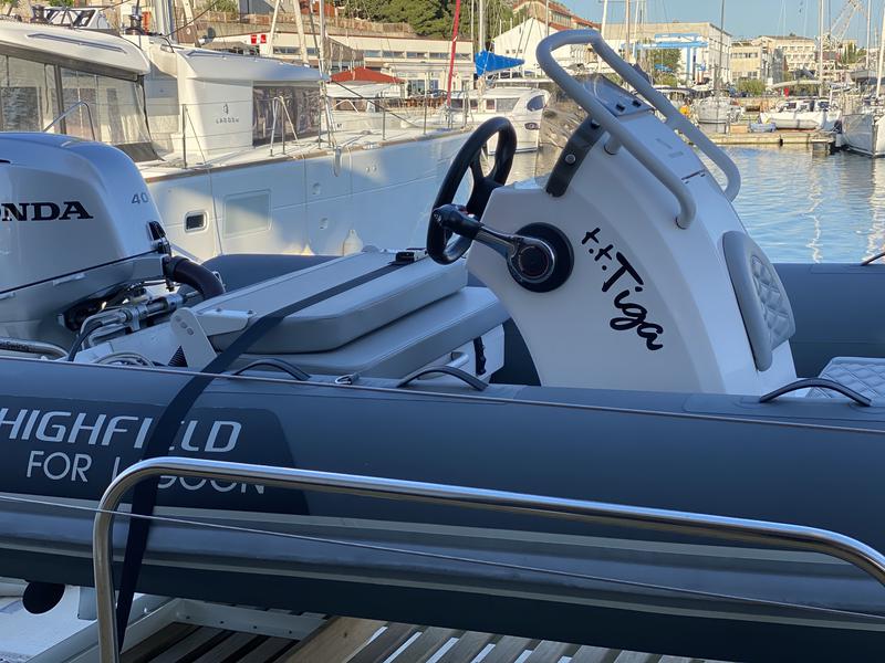 Book yachts online - catamaran - Lagoon 52-5 - TIGA - rent
