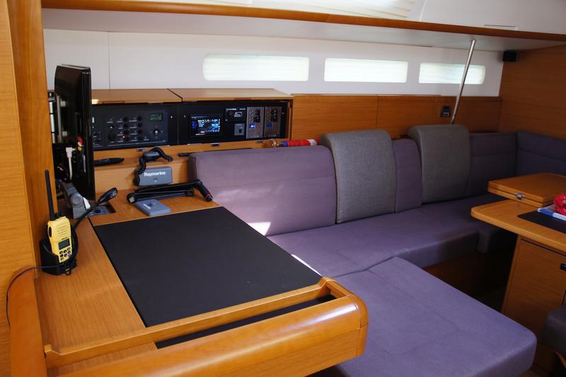 Book yachts online - sailboat - Sun Odyssey 509 - MINTAKA - rent