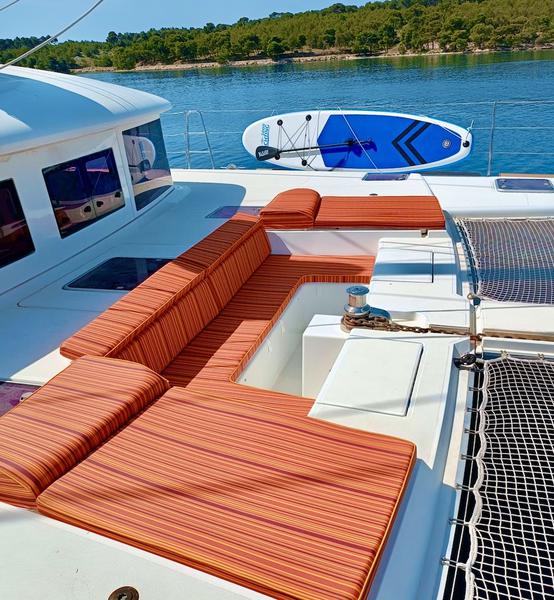 Book yachts online - catamaran - Lagoon 560 - ICEBERG  - rent