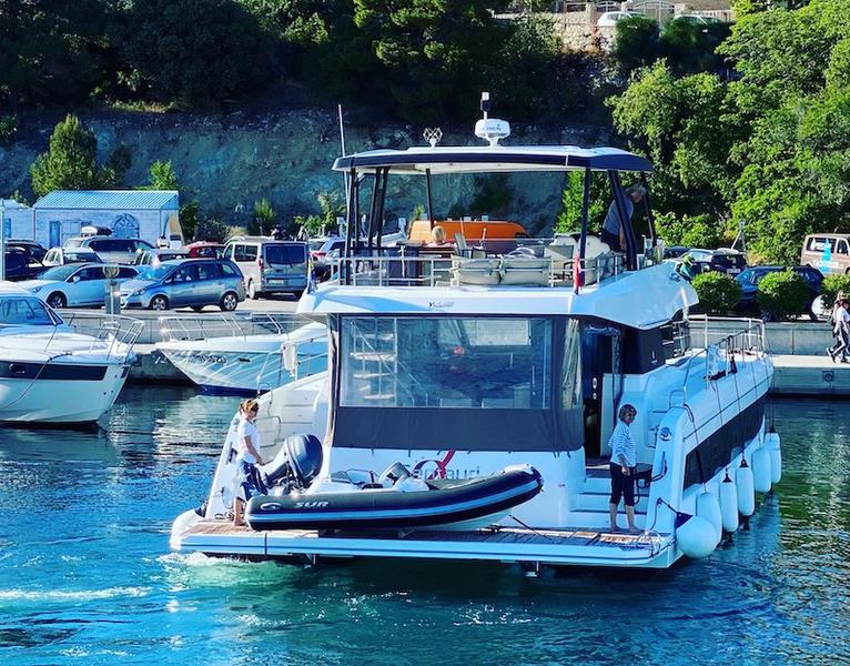 Book yachts online - powercatamaran - MY 44 Fountaine Pajot - ALPHA CENTAURI - rent