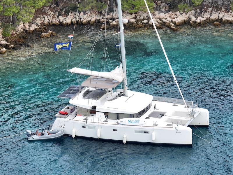 Book yachts online - catamaran - Lagoon 52-4 - JESSY - rent