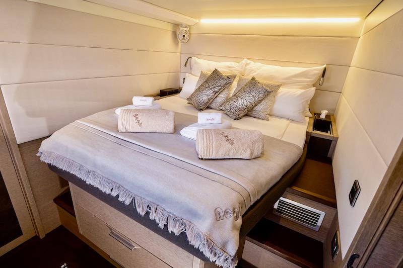 Book yachts online - powercatamaran - Lagoon 630 Power - ÄGIR - rent