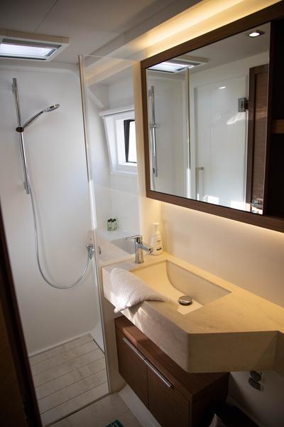 Book yachts online - catamaran - Lagoon 50 LUX elegance - TWIN JOY - rent