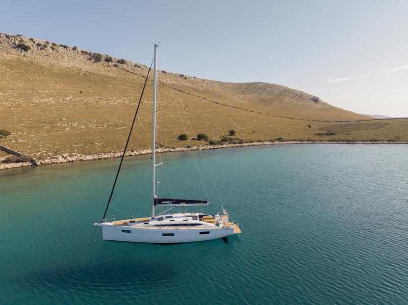 Book yachts online - sailboat - Elan Impression 43 NEW - SUPREME - rent