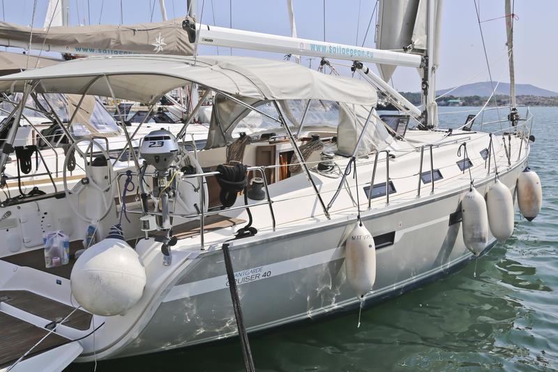 Book yachts online - sailboat - Bavaria Cruiser 40 - Eurybia - rent
