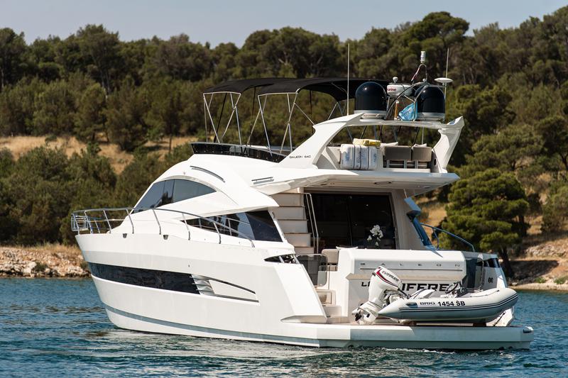 Book yachts online - motorboat - Galeon 640 Fly - Le Chiffre - rent