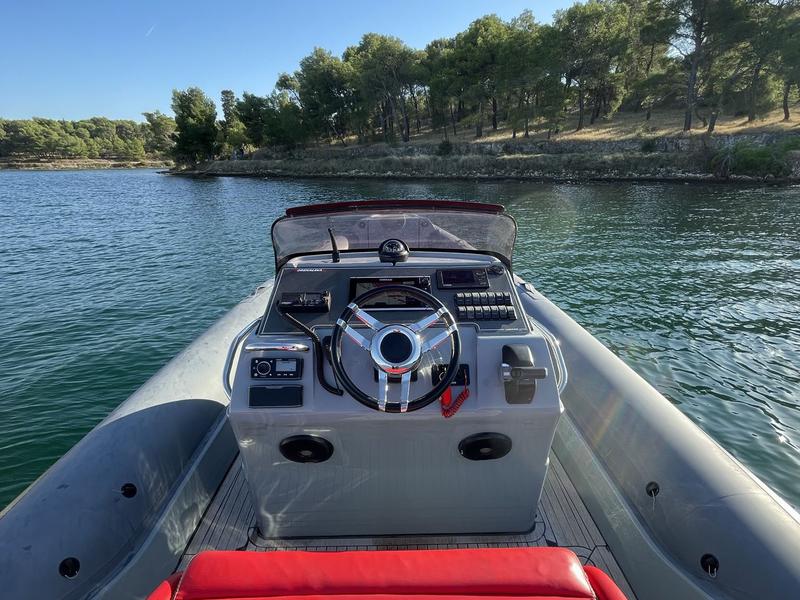 Book yachts online - motorboat - Lomac 750 - Adrenalina - rent
