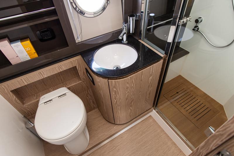 Book yachts online - motorboat - Azimut Atlantis 50 HT - Fellow III - rent