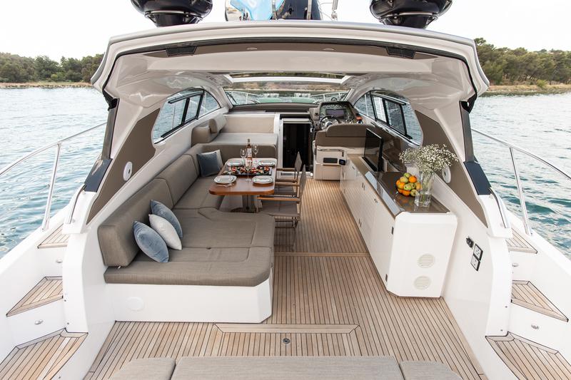 Book yachts online - motorboat - Azimut Atlantis 50 HT - Fellow III - rent