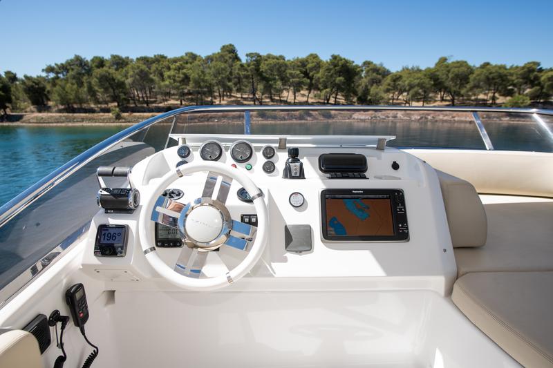 Book yachts online - motorboat - Azimut 60 - MY LAURA - rent