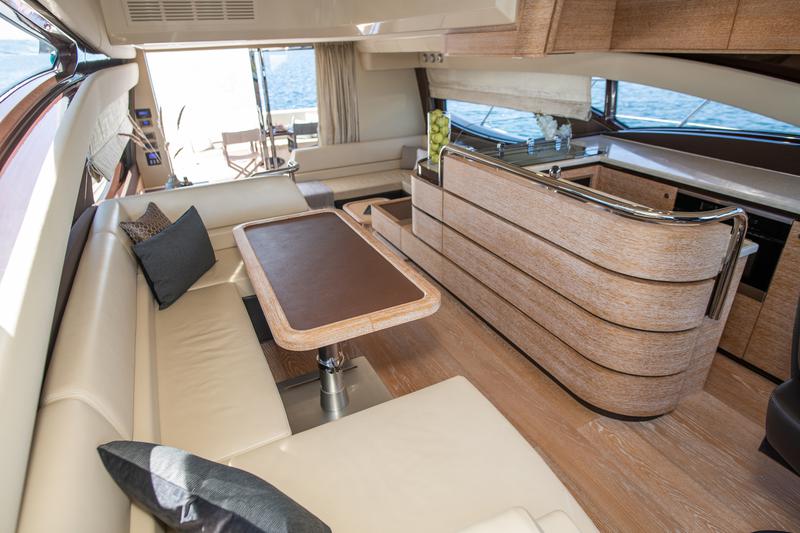 Book yachts online - motorboat - Azimut 60 - MY LAURA - rent