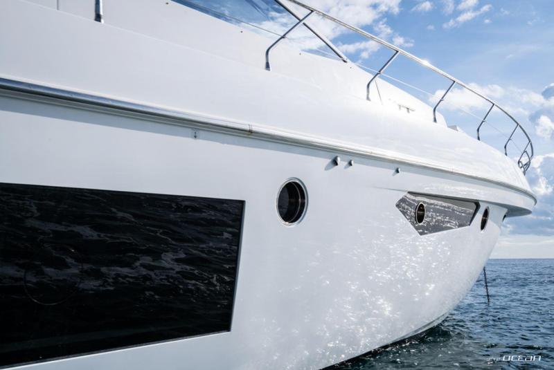 Book yachts online - motorboat - Azimut 72 Fly - Mineira - rent