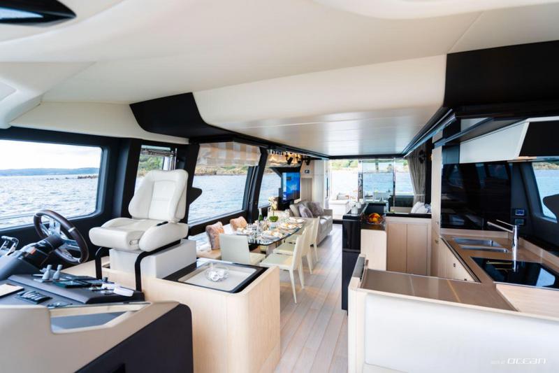 Book yachts online - motorboat - Azimut 72 Fly - Mineira - rent