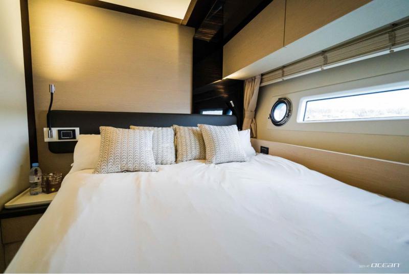 Book yachts online - motorboat - Azimut 72 Fly - Mineira - rent