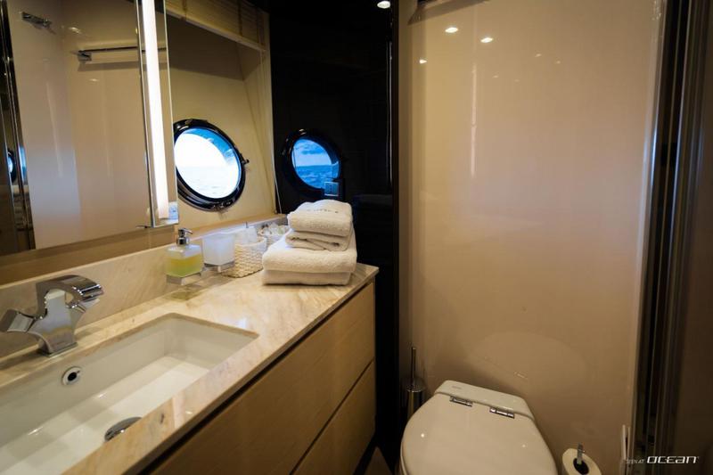 Book yachts online - motorboat - Azimut 72 Fly - Mineira - rent