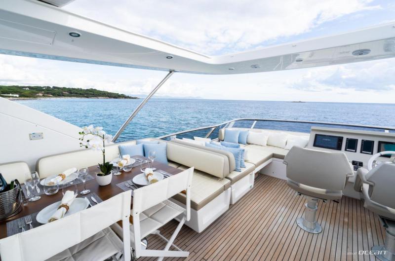 Book yachts online - motorboat - Azimut 72 Fly - Mineira - rent