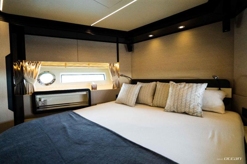 Book yachts online - motorboat - Azimut 72 Fly - Mineira - rent