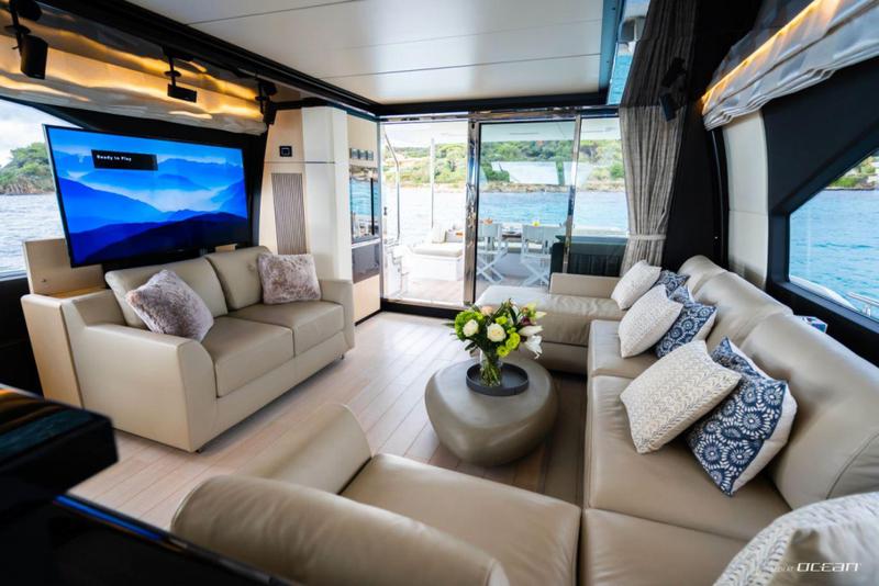 Book yachts online - motorboat - Azimut 72 Fly - Mineira - rent