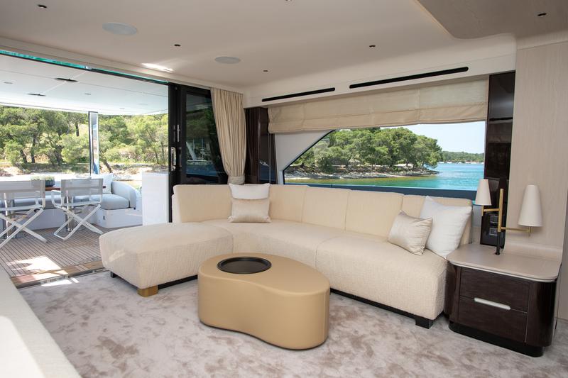 Book yachts online - motorboat - Azimut 78 Fly - PREWI - rent