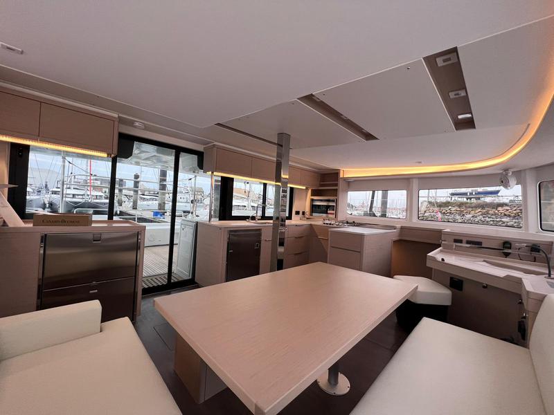Book yachts online - catamaran - LAGOON 460 / 4 CABINS - BLUE REGENERATION - 6a VA-2-11-22 - rent