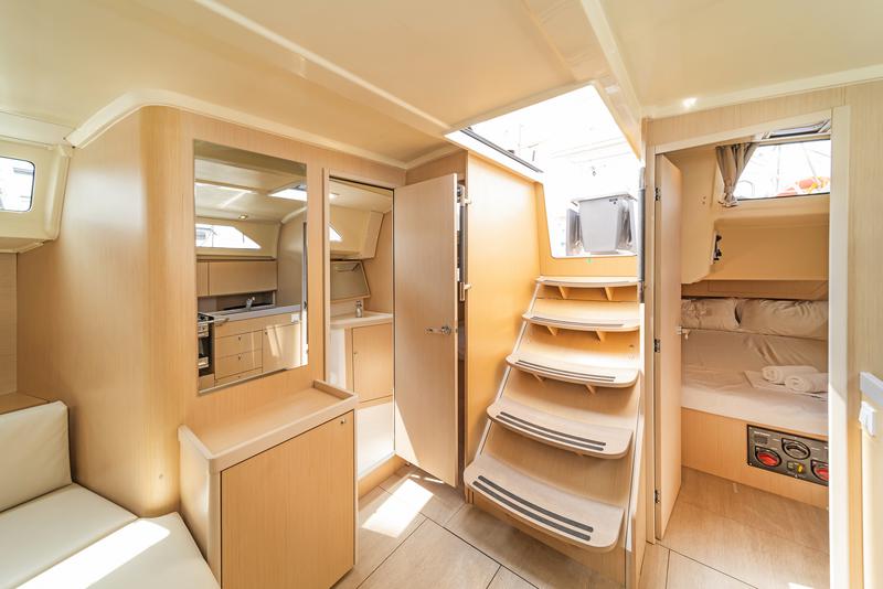 Book yachts online - sailboat - Oceanis 41.1 - SILVER ANGEL - rent