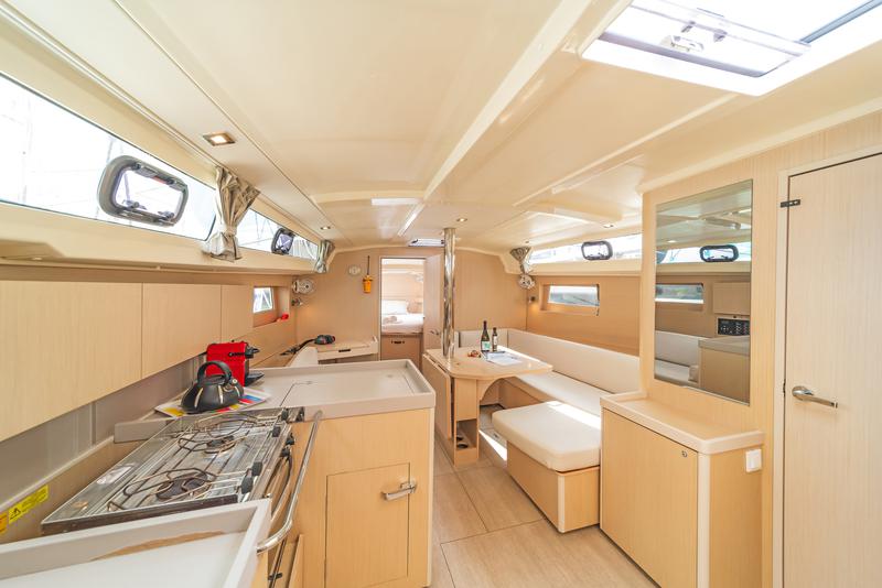 Book yachts online - sailboat - Oceanis 41.1 - SILVER ANGEL - rent