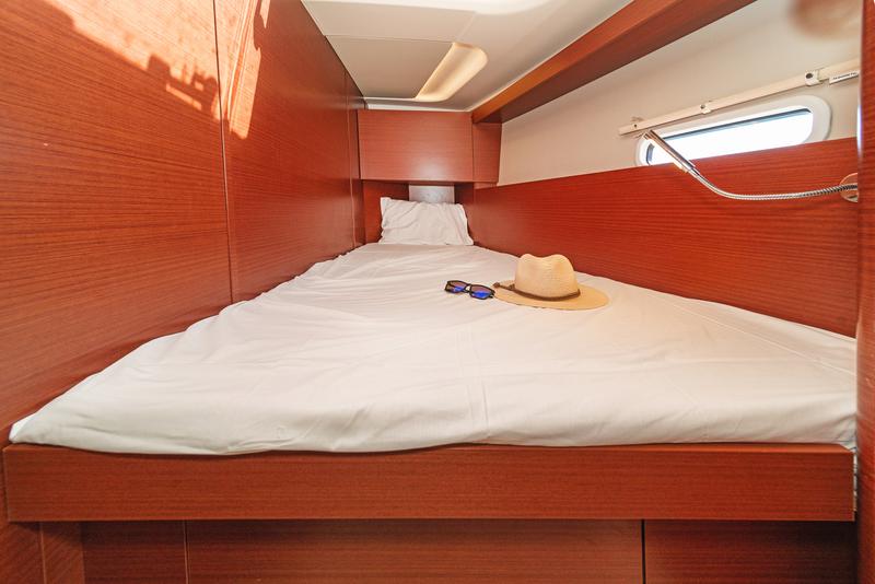 Book yachts online - sailboat - Hanse 458 - C-YA - rent